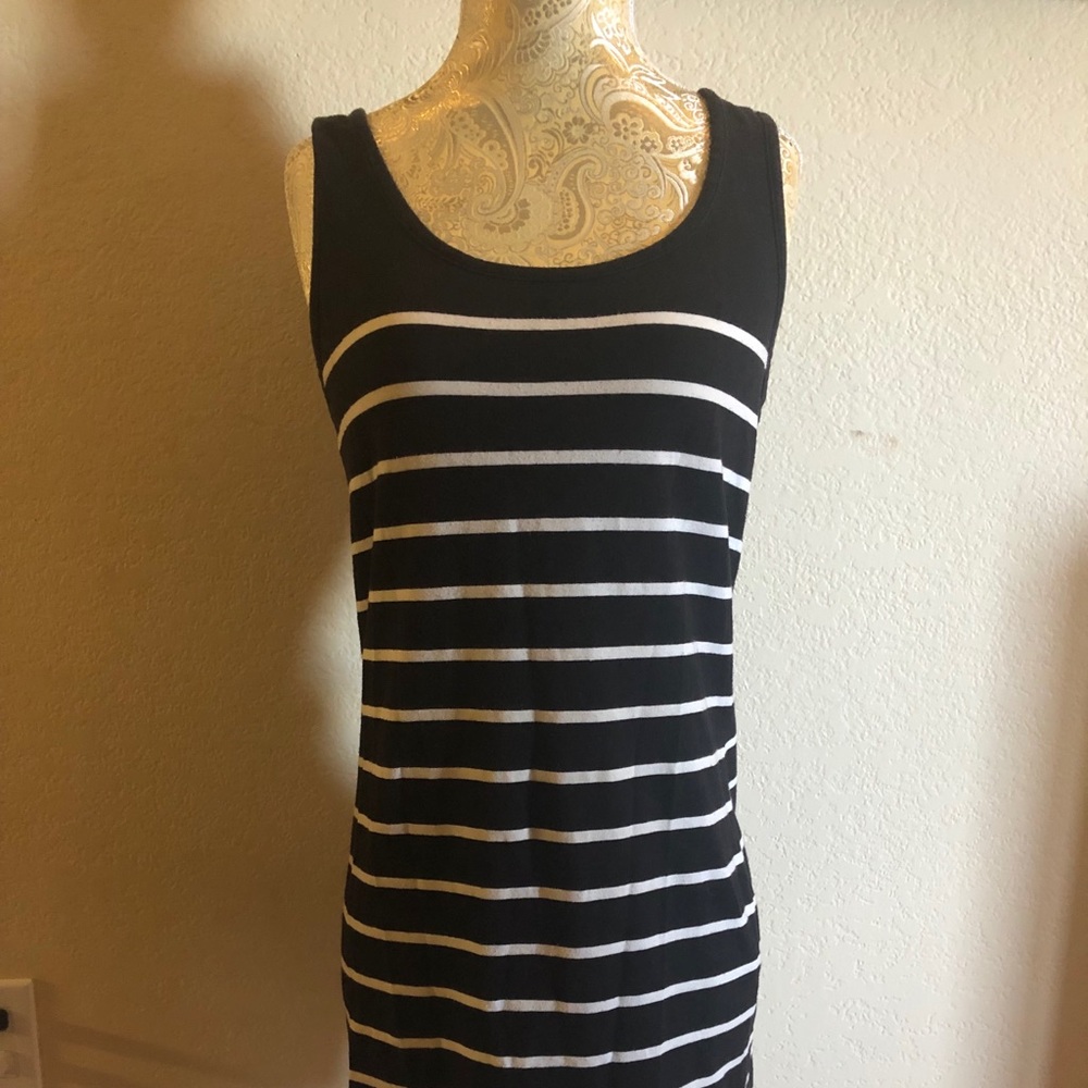 Love this tight, cute, summer dress